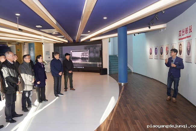 参观照片.jpg
