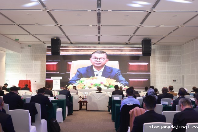 3. 韩春那洛-柬埔寨王国副首相兼教育、青年、体育大臣(1).jpg