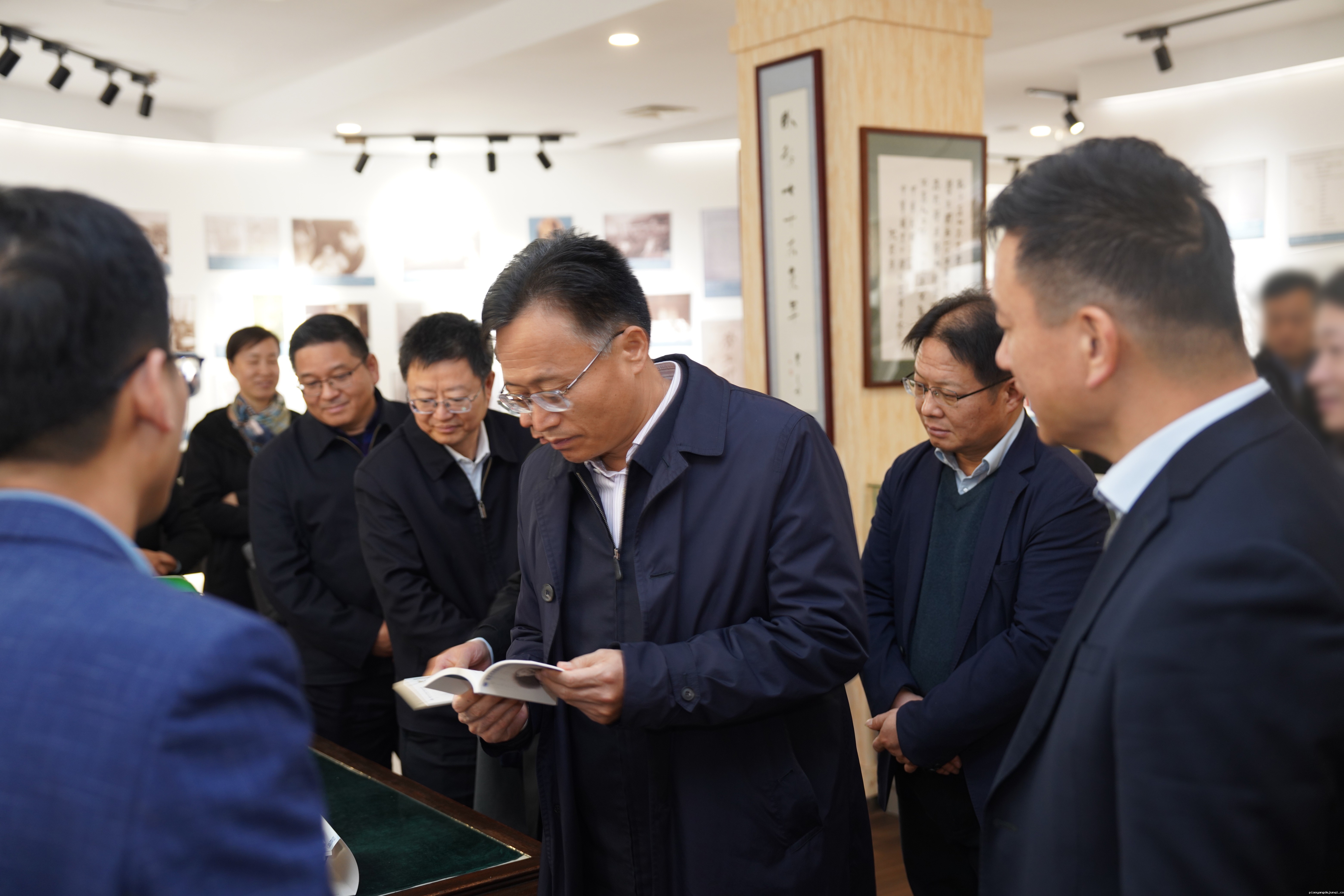 照片2.jpg 照片2.jpg